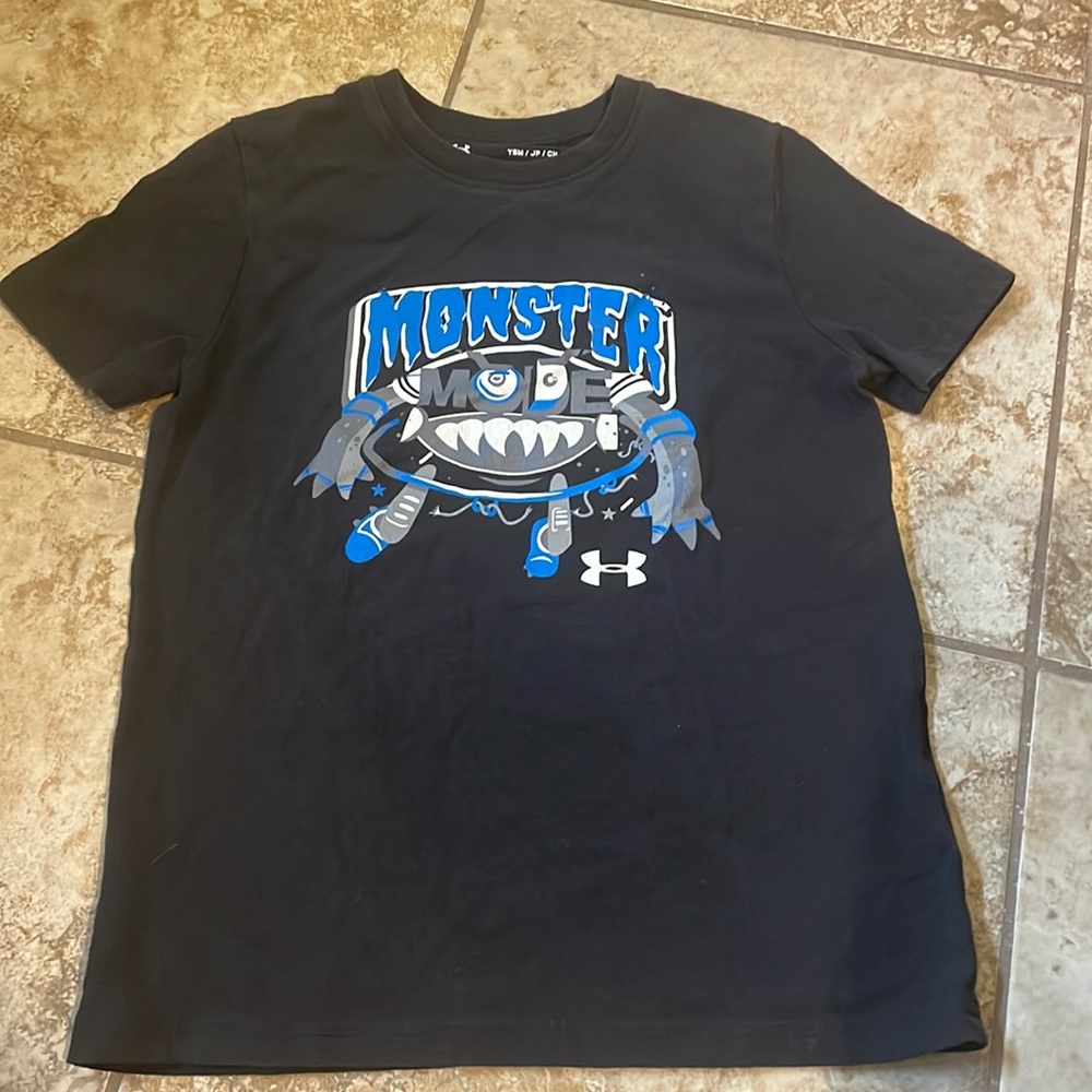 Under Armour tee